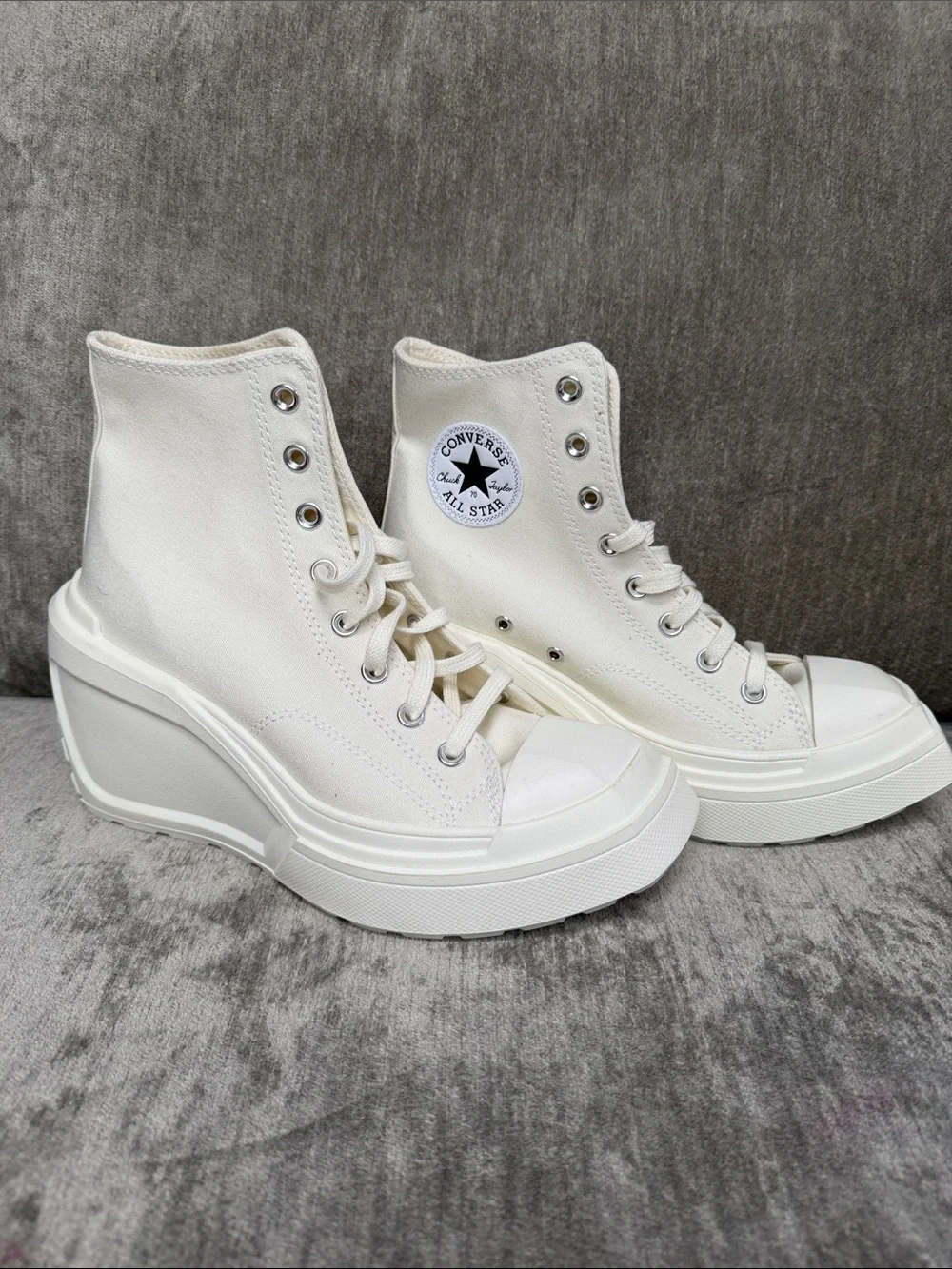 Women’s High-Top Platform Sneakers - Cream Lace-Up Converse All Stars Wedge Sz 9